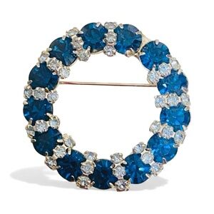Preowned Vintage Warner Signed Sapphire & Crystal Stone Round Wreath Pin Brooch